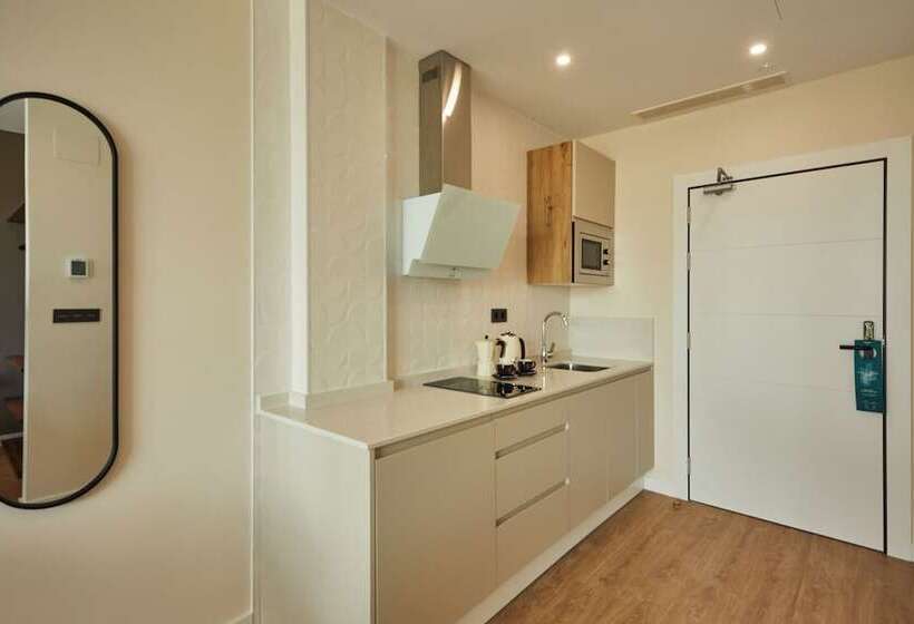 ホテル Apartamentos Silken Fontibre Iberia Spa