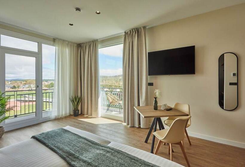 ホテル Apartamentos Silken Fontibre Iberia Spa