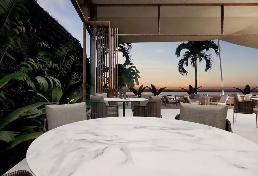 هتل Silversands Beach House Grenada