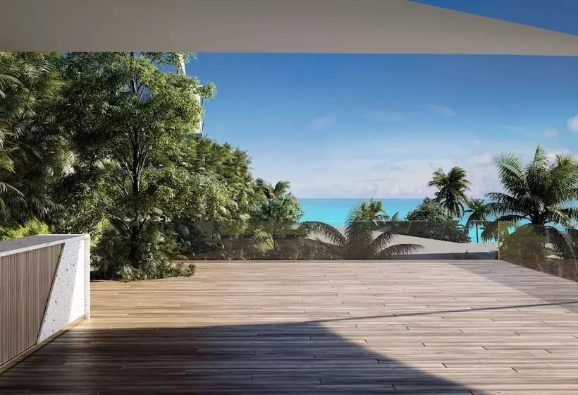 هتل Silversands Beach House Grenada