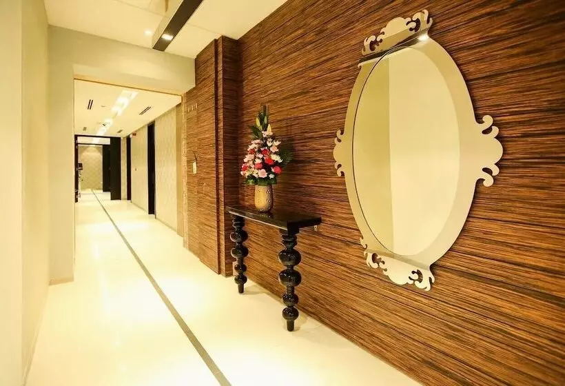 هتل Sway Suites
