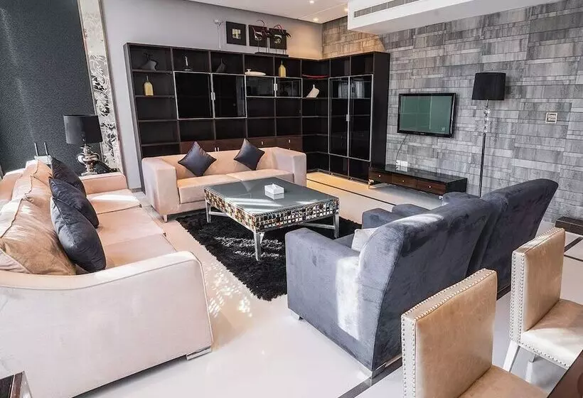 هتل Sway Suites