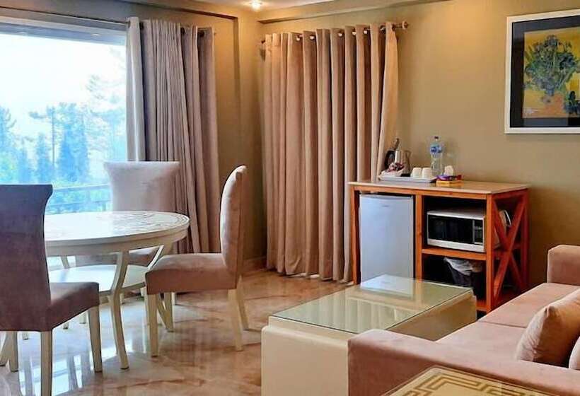 هتل The Mont Calm Suites Murree