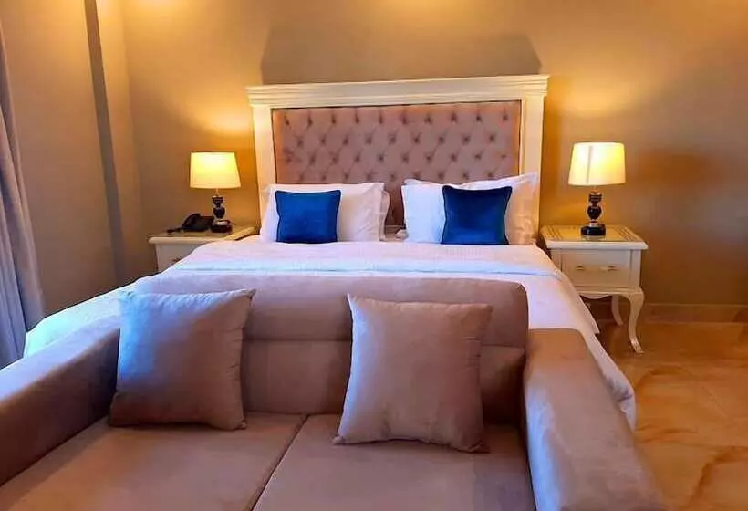 هتل The Mont Calm Suites Murree
