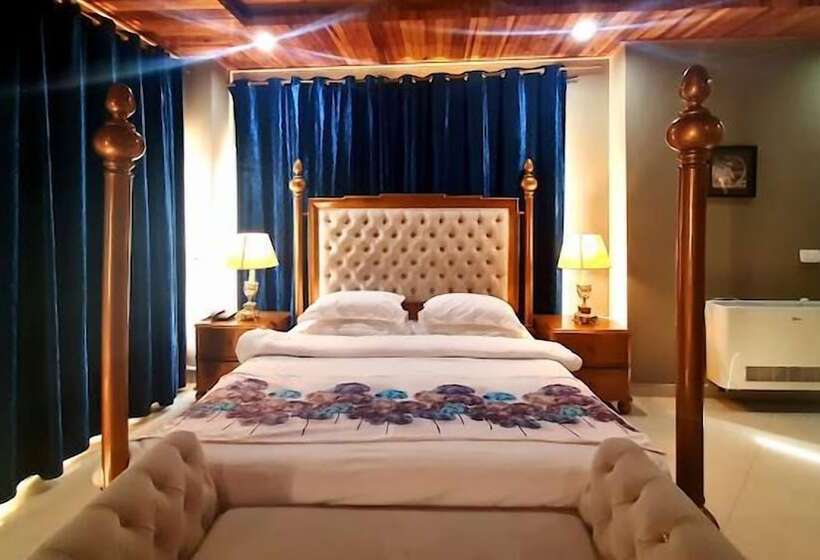 هتل The Mont Calm Suites Murree