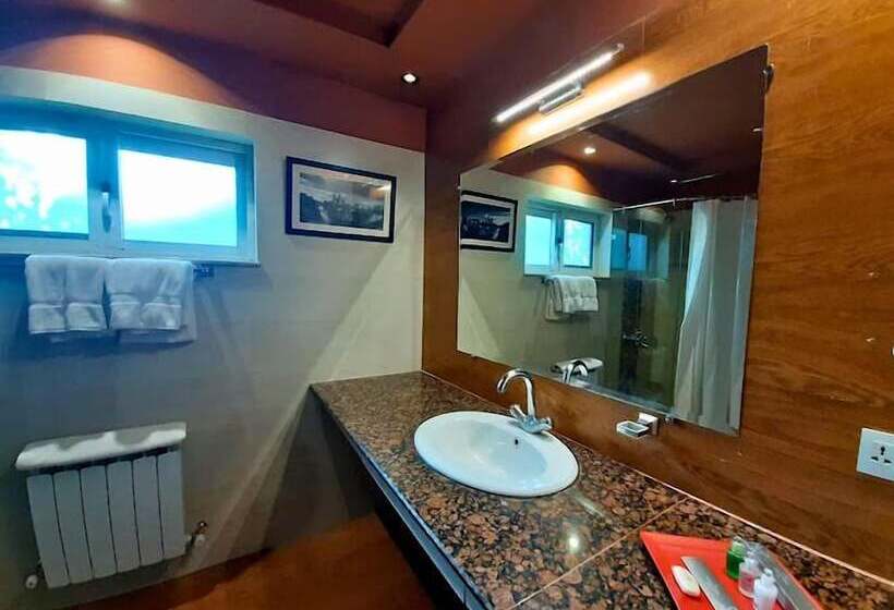 هتل The Mont Calm Suites Murree