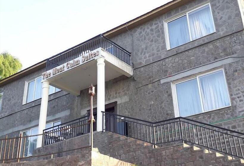 هتل The Mont Calm Suites Murree