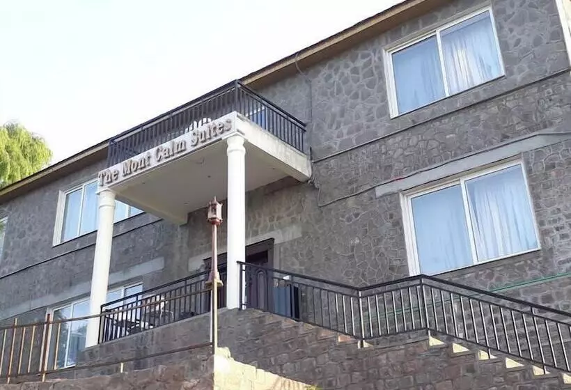 هتل The Mont Calm Suites Murree