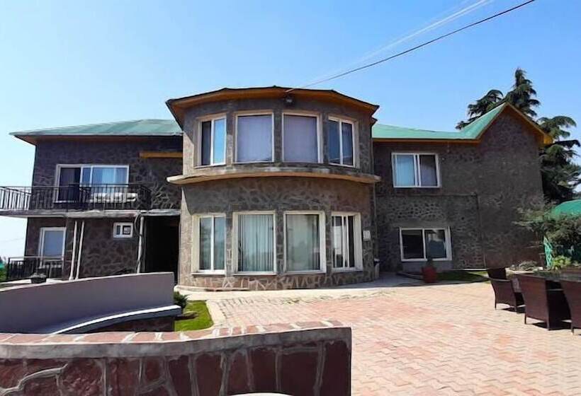 هتل The Mont Calm Suites Murree