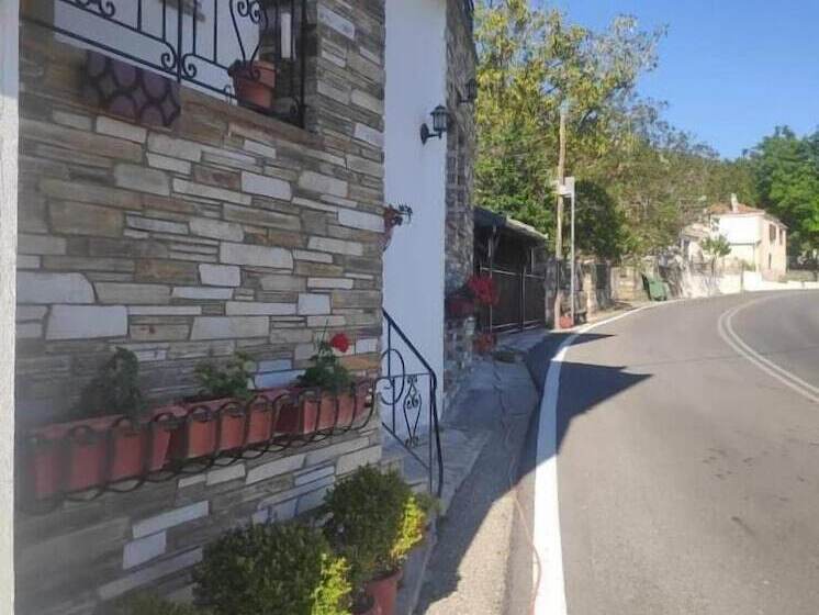 פנסיון Catherine Portaria Guest House