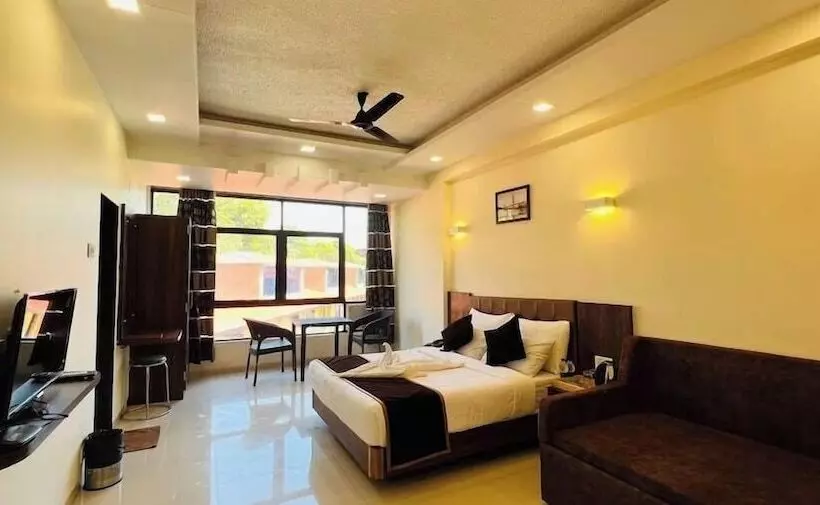 Hotelli Arya Resort & Spa