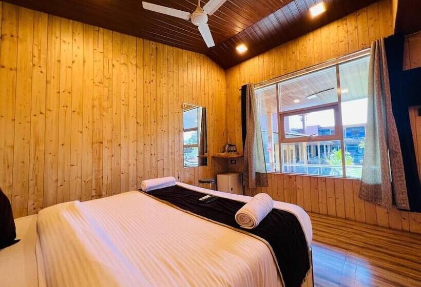 Отель Arya Resort & Spa