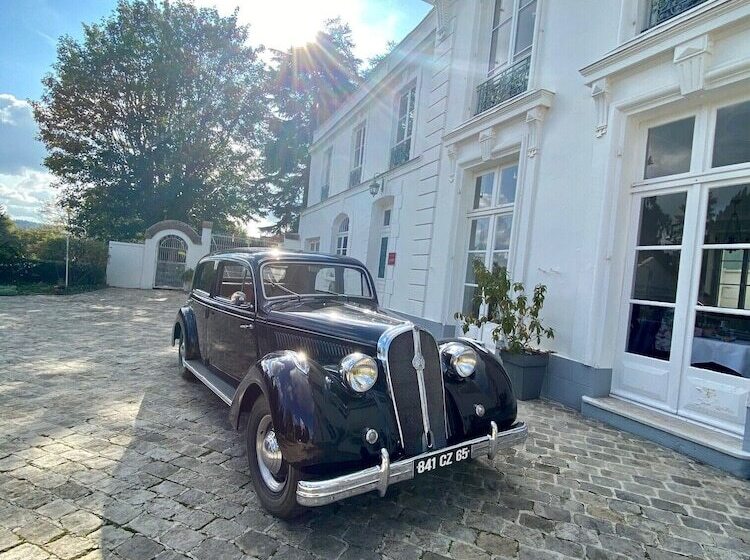 ホテル Château De La Marjolaine