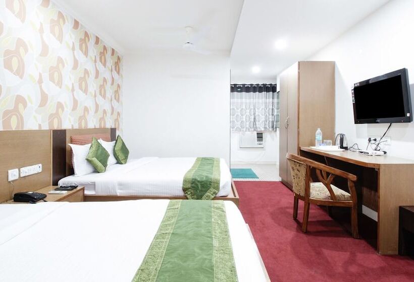 호텔 Treebo I Max Inn