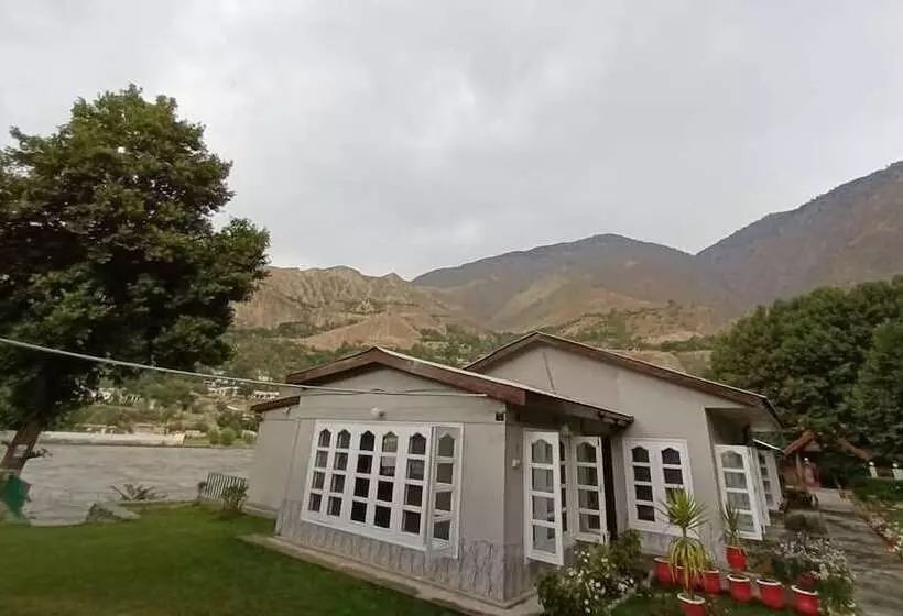 هتل Pamir Riverside