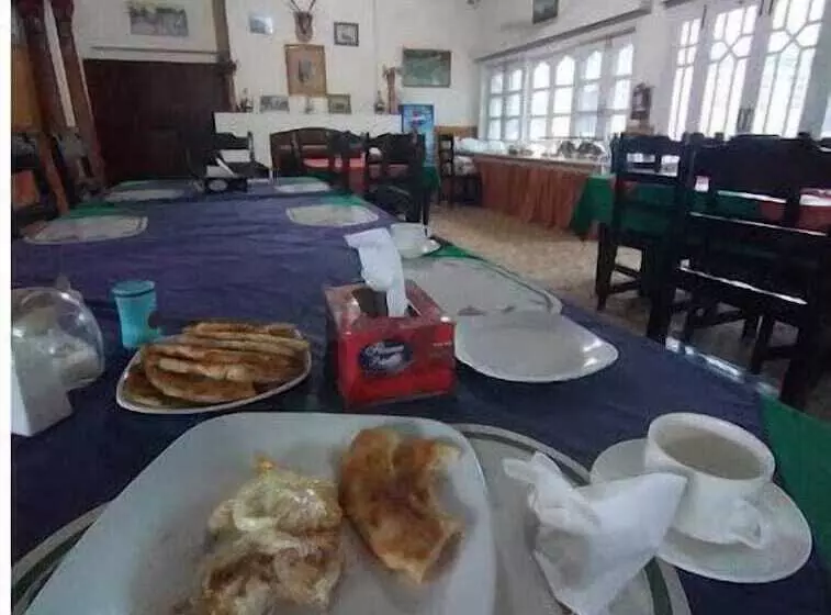 هتل Pamir Riverside