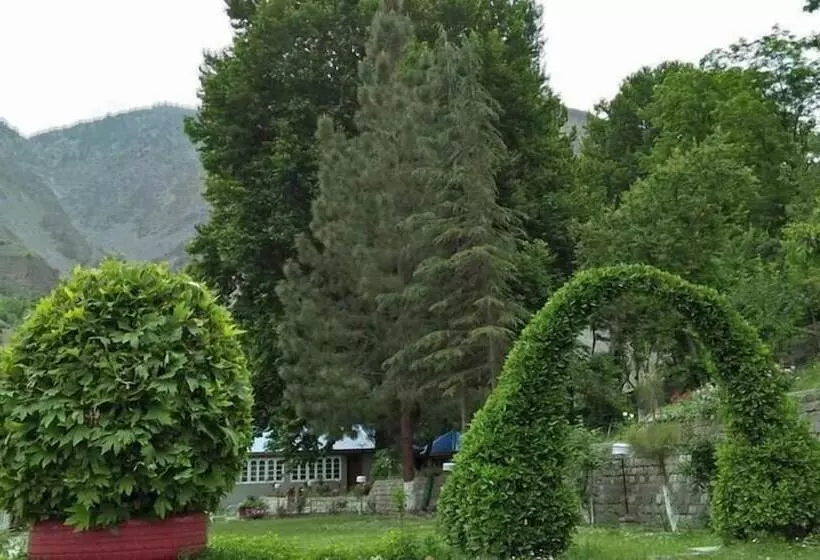 هتل Pamir Riverside