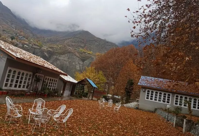 هتل Pamir Riverside