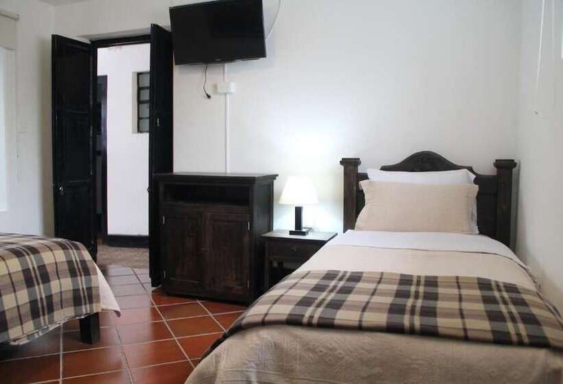 هتل Posada Santa Elena