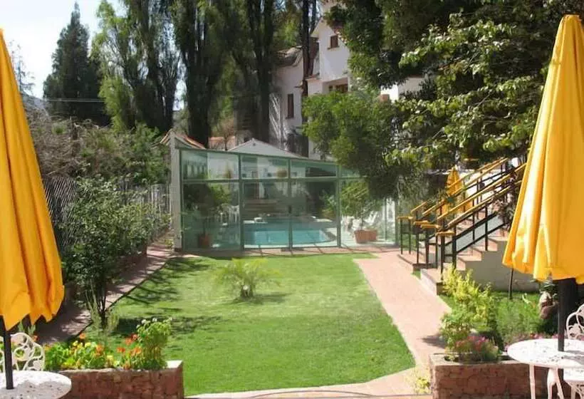 هتل Rio Selva Resort Aranjuez