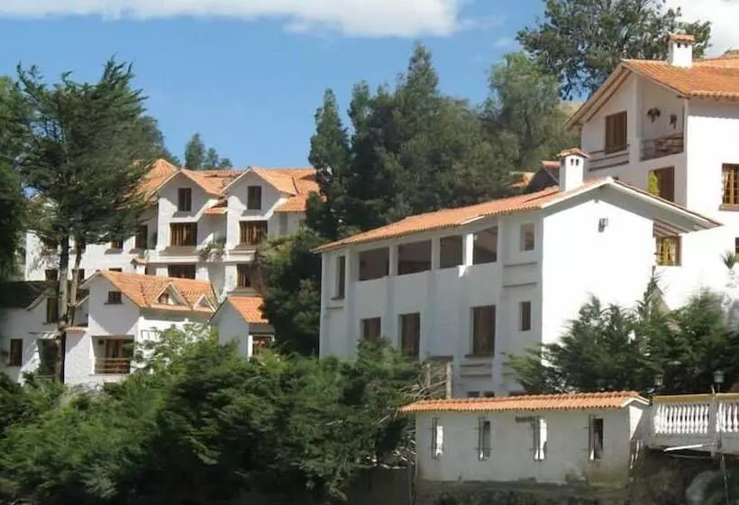 هتل Rio Selva Resort Aranjuez