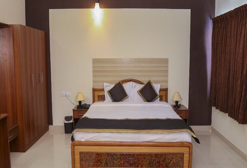 Отель Sri Manis Residency