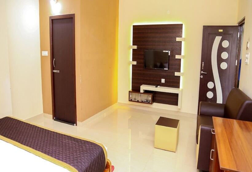 Отель Sri Manis Residency