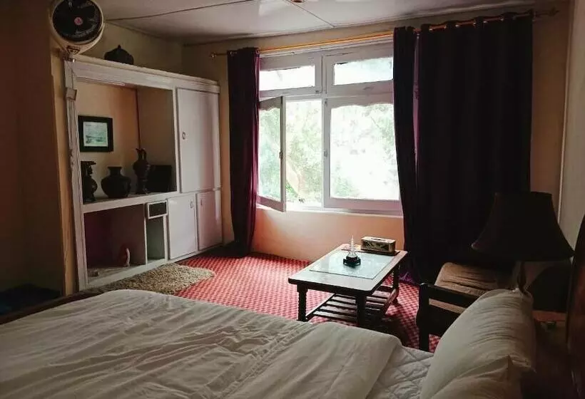 پانسیون Golden Ibex Guesthouse Skarduu