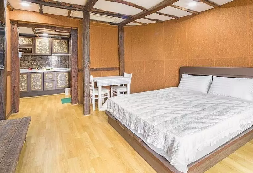 Jeju Padosoriminbak Pension