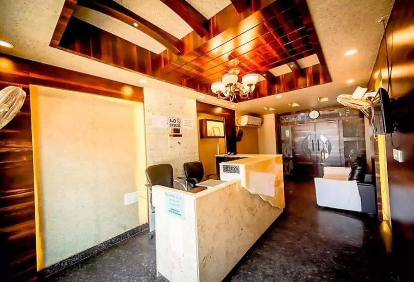 هتل Goroomgo Deep Ganga Inn Puri Sea View Room   Luxury Room With Lift And Parking Faciltiies   Mostly R