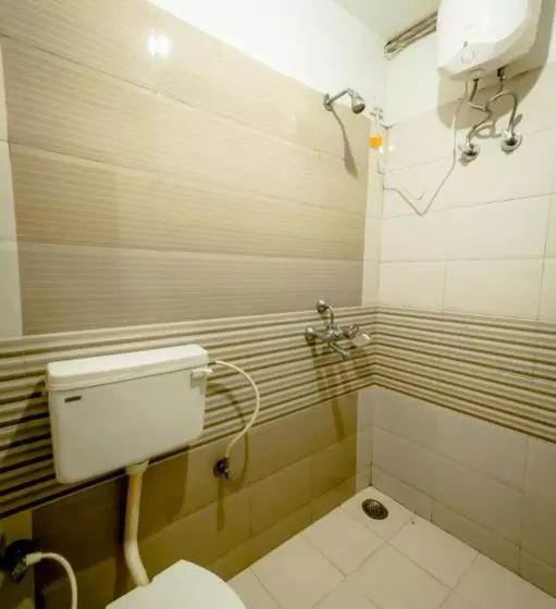 هتل Goroomgo Deep Ganga Inn Puri Sea View Room   Luxury Room With Lift And Parking Faciltiies   Mostly R