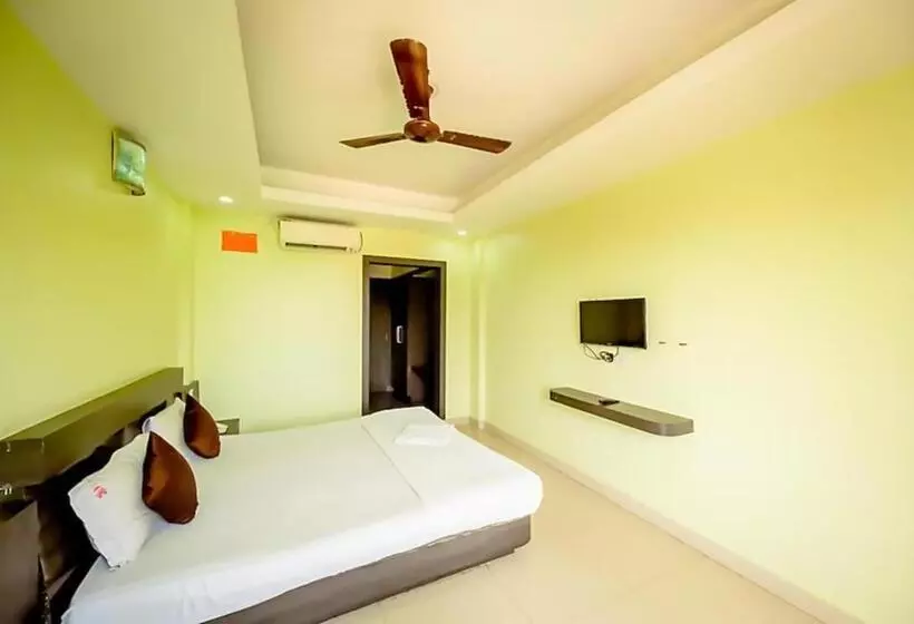 هتل Goroomgo Deep Ganga Inn Puri Sea View Room   Luxury Room With Lift And Parking Faciltiies   Mostly R
