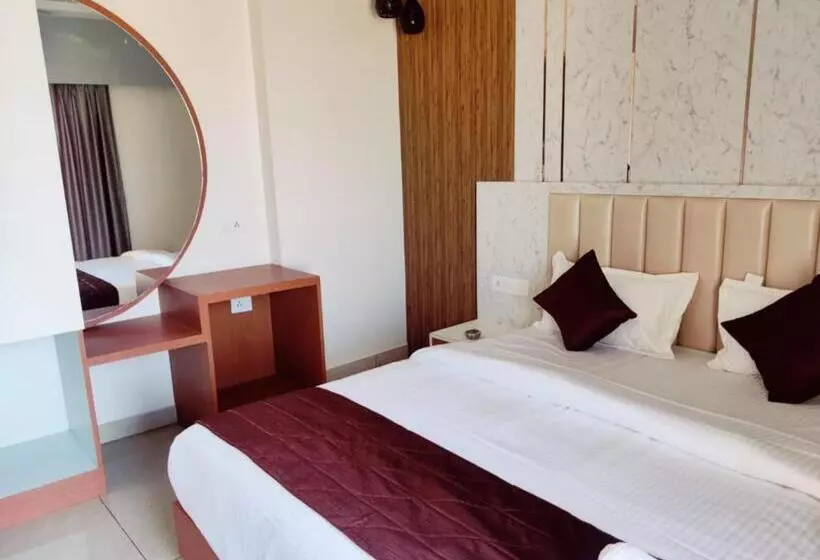 Hotelli Goroomgo Shree Gajanana Puri Near Sea Beach Prime Location With Spacious Room Lift And Parking F