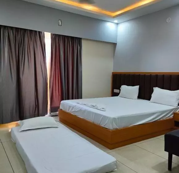 Hotelli Goroomgo Shree Gajanana Puri Near Sea Beach Prime Location With Spacious Room Lift And Parking F