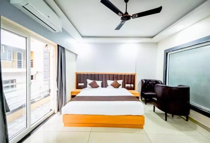 Hotelli Goroomgo Shree Gajanana Puri Near Sea Beach Prime Location With Spacious Room Lift And Parking F