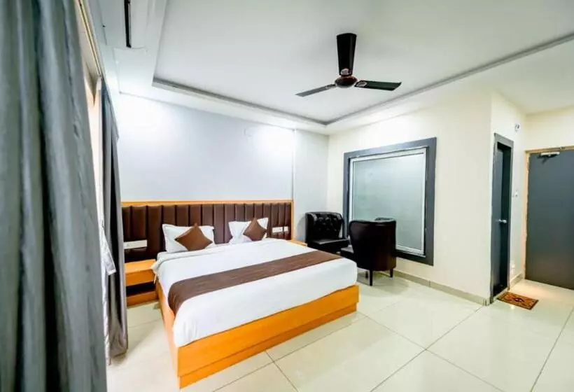 Hotelli Goroomgo Shree Gajanana Puri Near Sea Beach Prime Location With Spacious Room Lift And Parking F
