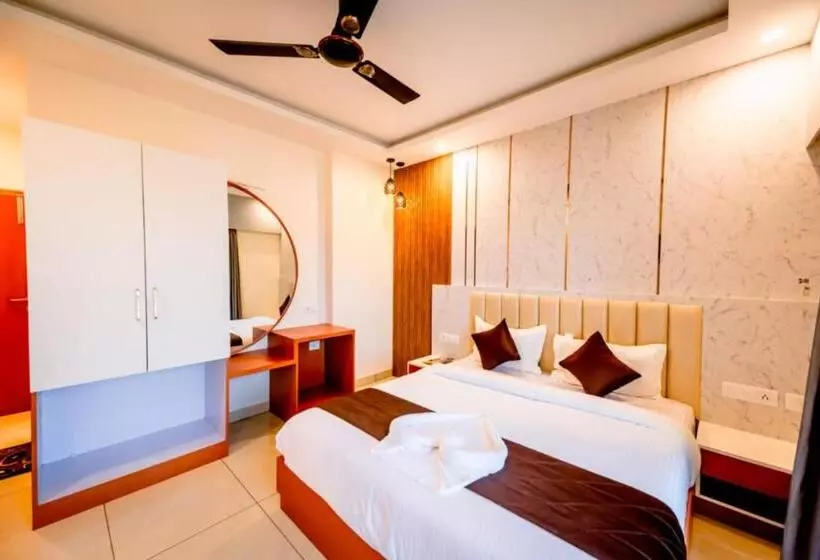 Hotelli Goroomgo Shree Gajanana Puri Near Sea Beach Prime Location With Spacious Room Lift And Parking F