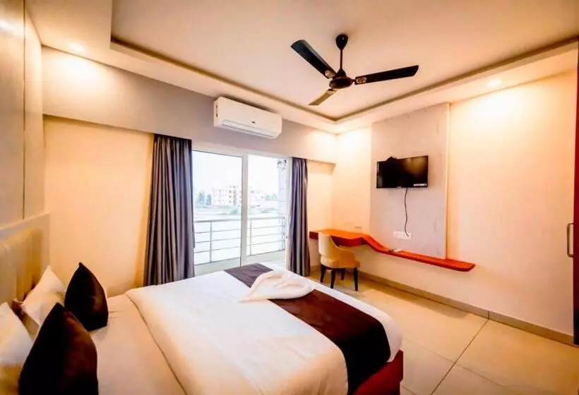 Hotelli Goroomgo Shree Gajanana Puri Near Sea Beach Prime Location With Spacious Room Lift And Parking F