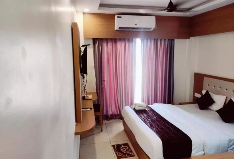 Hotelli Goroomgo Shree Gajanana Puri Near Sea Beach Prime Location With Spacious Room Lift And Parking F