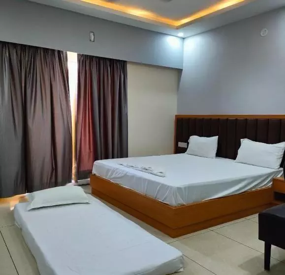 Hotelli Goroomgo Shree Gajanana Puri Near Sea Beach Prime Location With Spacious Room Lift And Parking F