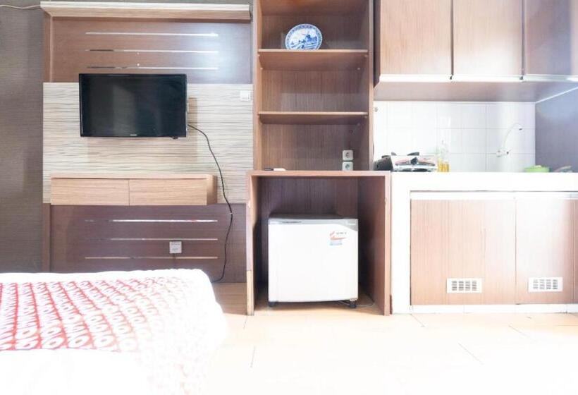 Hotelli Oyo 93940 Apartemen Mekarwangi Square By Lina