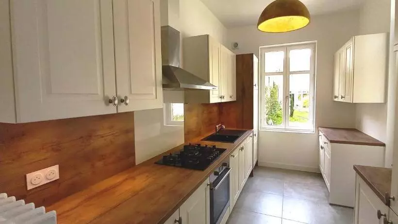 Majatalo Histoire De Loire   Savennières Sdb Partagée