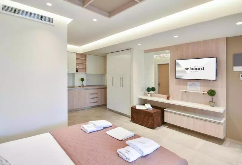 Retkeilymaja On Board Luxury Studios