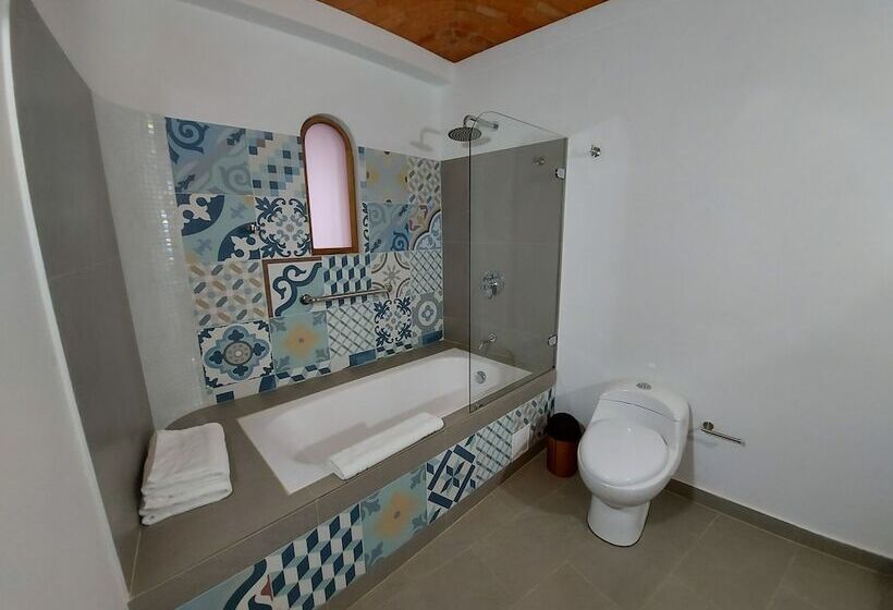 تختخواب و صبحانه Boutique La Alhambra