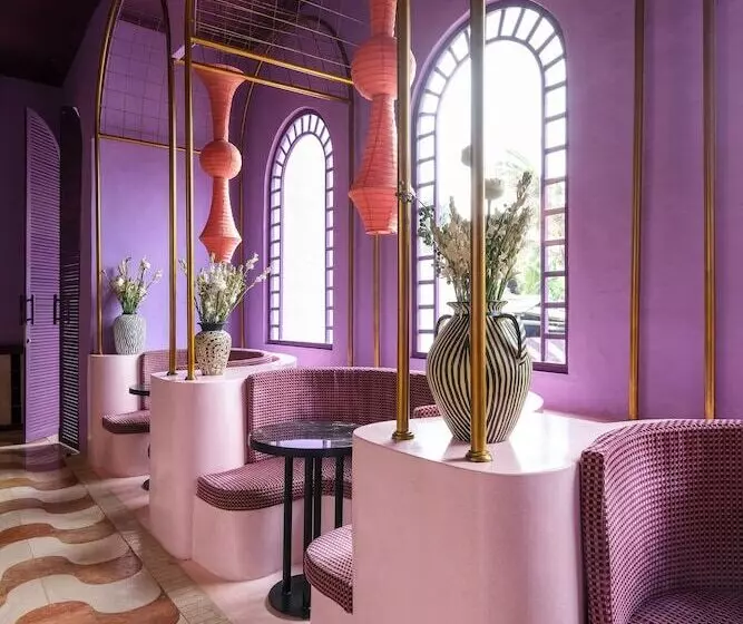 El Barrio Boutique Hotel & Bar