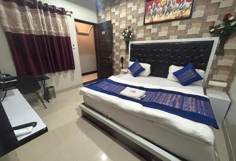 هتل Ankit Near Assi Ghat