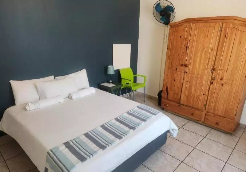 Hotelli Keeya Properties