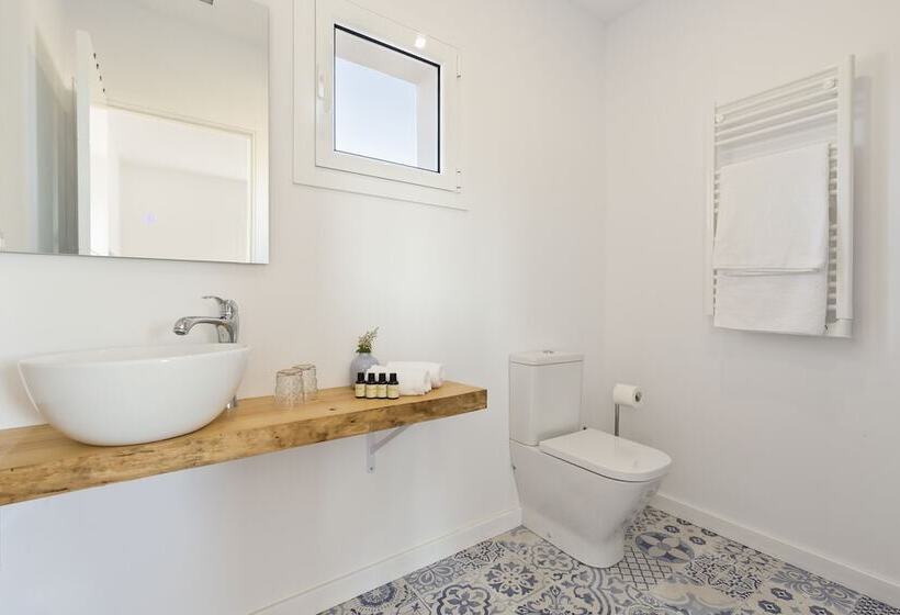 هتل Masia Can Rovira