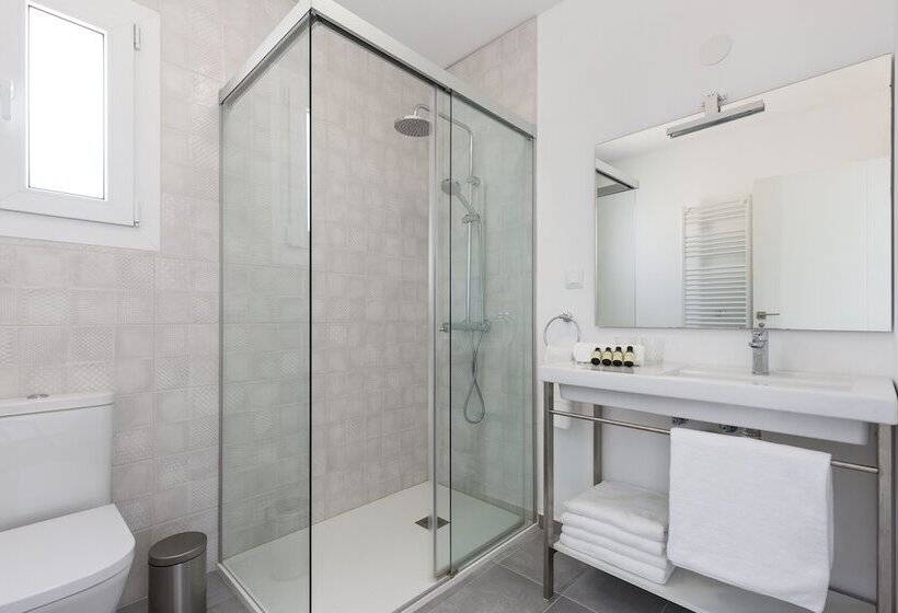 هتل Masia Can Rovira