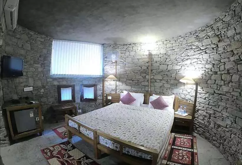 ホテル Tiaraa Monolith Lake Resort